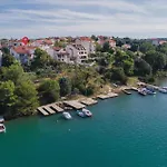 Kastanjez Ix Croatia * Πούλα