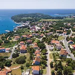 Kastanjez Ix Croatia *