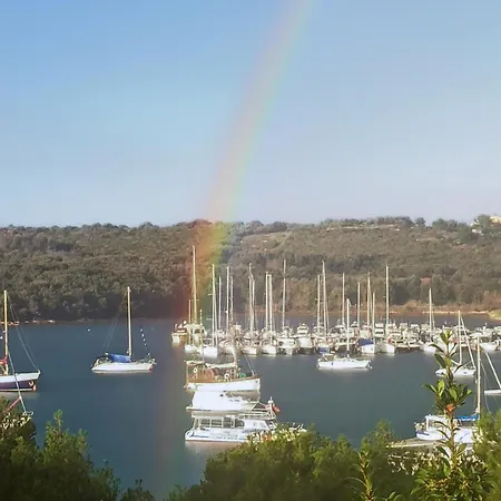 Kastanjez Ix Croatia * Pula