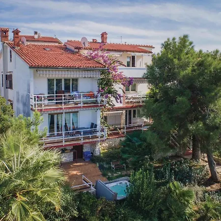 Kastanjez Ix Croatia *